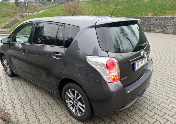 Toyota Verso cena 56999 przebieg: 179999, rok produkcji 2013 z Tarnów małe 781